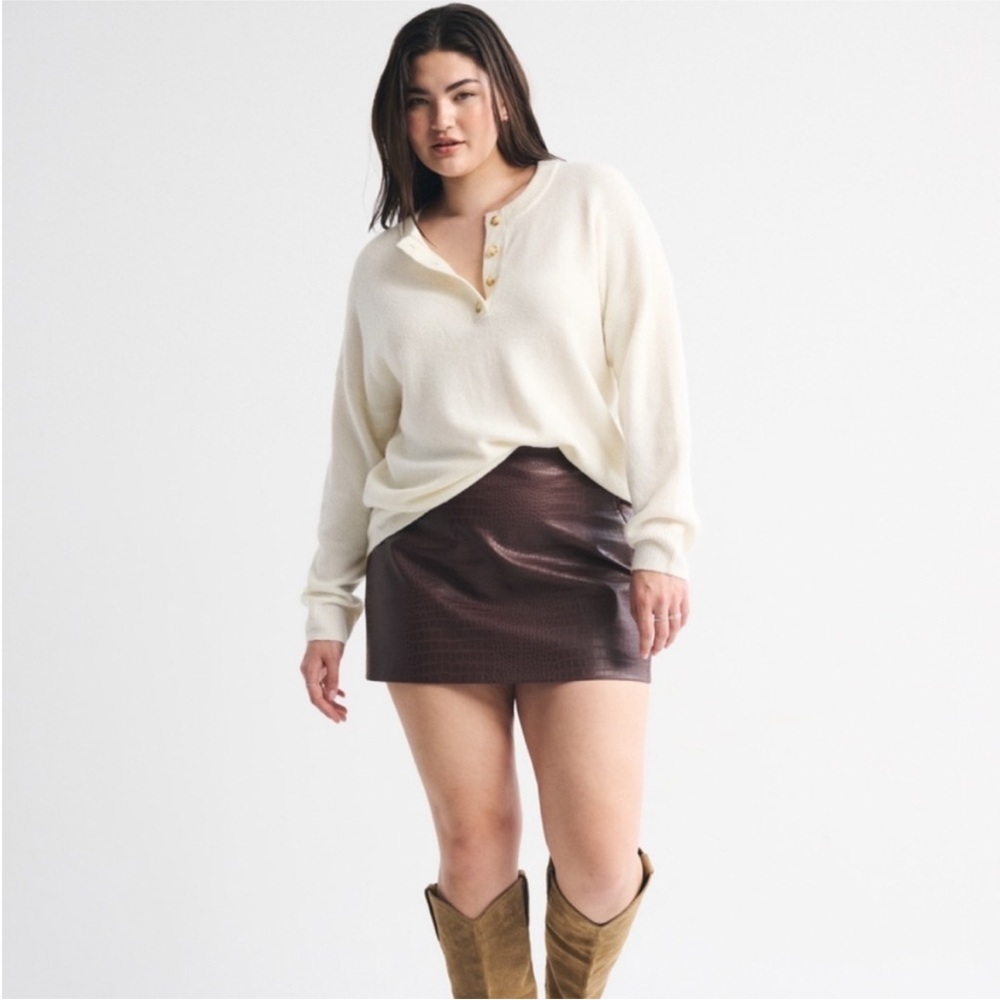 NWT Abercrombie & Fitch Scarlett Vegan Leather Mini Skort Brown Croc Embossed L - Picture 3 of 8
